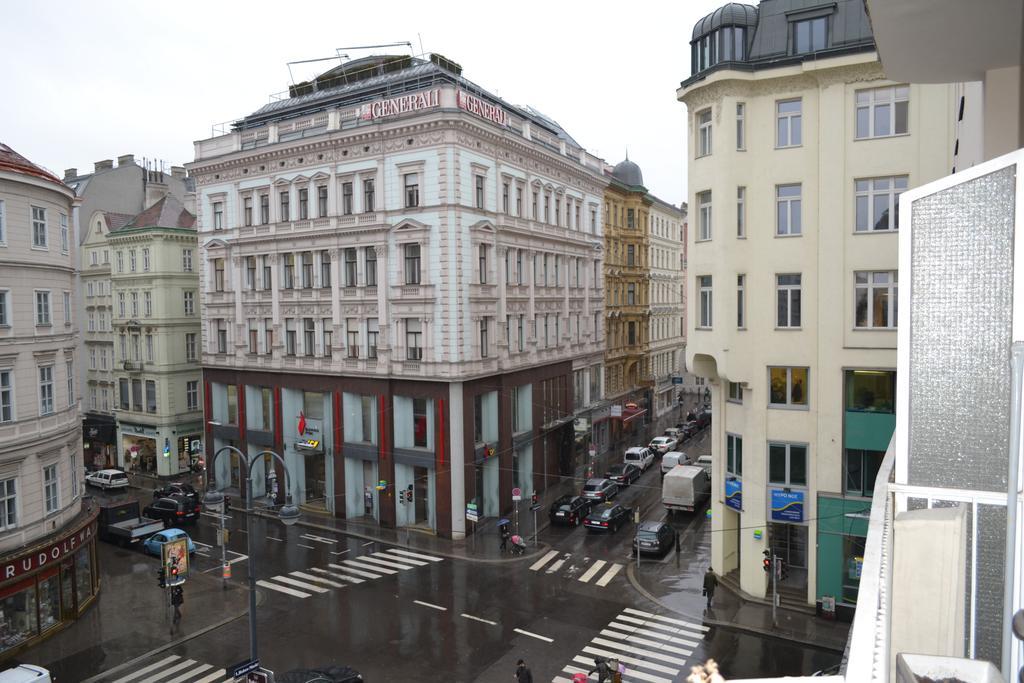 Goldfisch Apartment Hoher Markt Wina Bagian luar foto